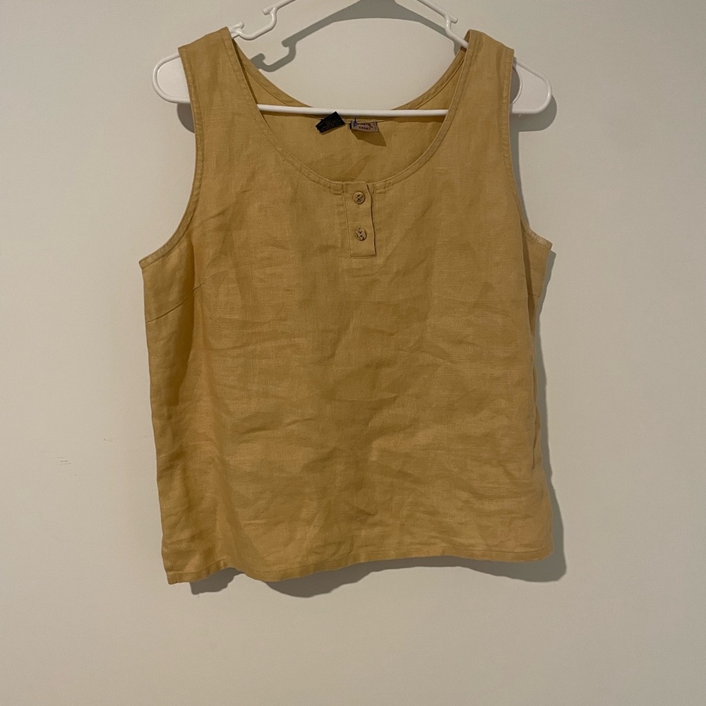 Cute Yellow Boxy Tank